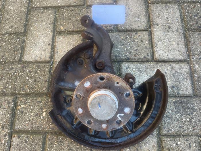 Fusee links-achter van een Audi A3, Gebruikt, -, Verzenden, -