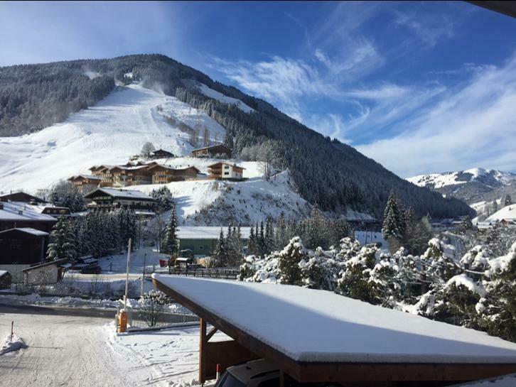 grote accommodaties aan de piste / Saalbach