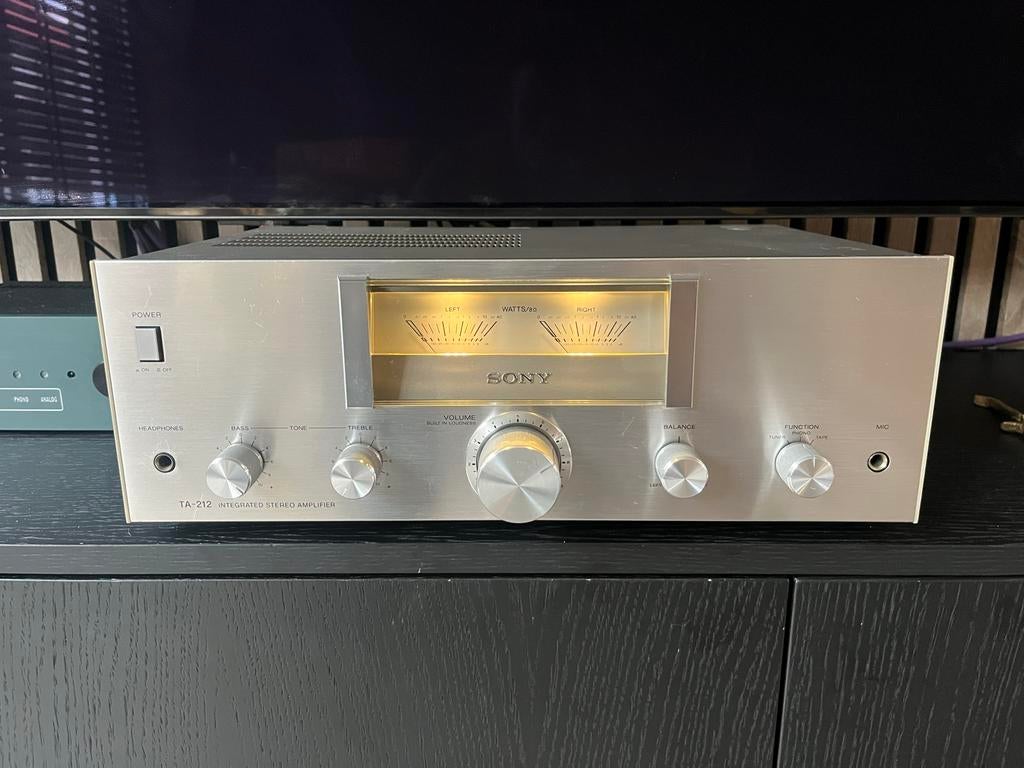 Sony ta-212  gereviseerde vintige versterker, Ophalen of Verzenden, Gebruikt, Minder dan 60 watt, Sony