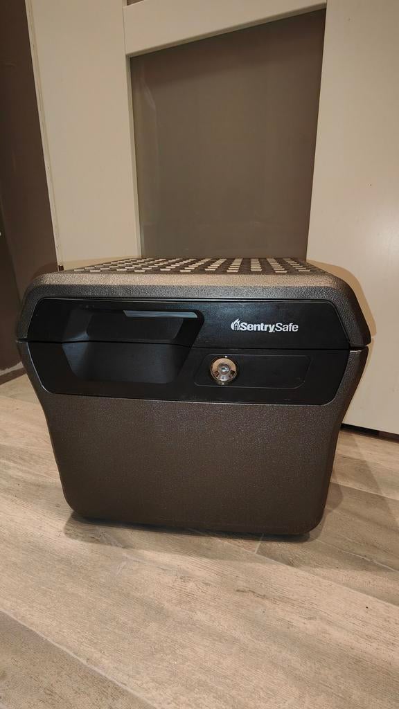 Sentry Safe FHW40100 Brandkoffer, Ophalen of Verzenden, Zo goed als nieuw, Brandkast