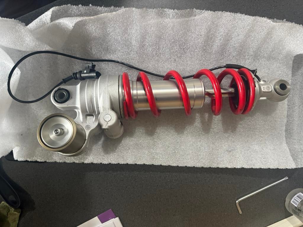 BMW S1000RR achter schokbreker chassis veer, Verzenden