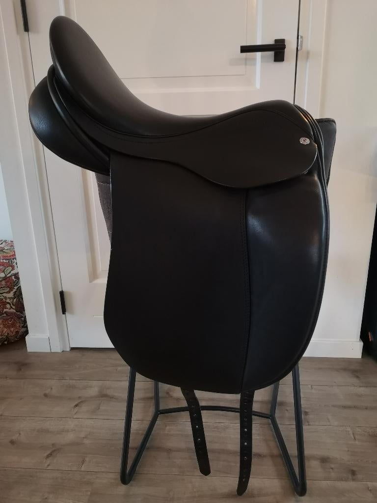 Nieuw Schutte Bermonde dressuurzadel €2450, Dieren en Toebehoren, Paarden en Pony's | Zadels, Ophalen, Nieuw, Dressuur