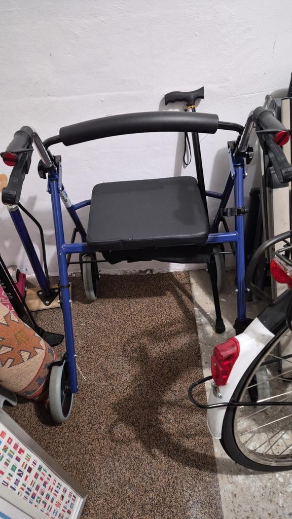 Rollator, Ophalen of Verzenden, Zo goed als nieuw, Duwrolstoel