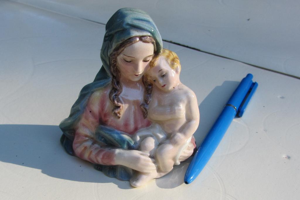 Maria met Jezus, Keramos Oostenrijk, handgeschilderd, Antiek en Kunst, Kunst | Beelden en Houtsnijwerken, Handgemaakt, Minder dan 20 cm