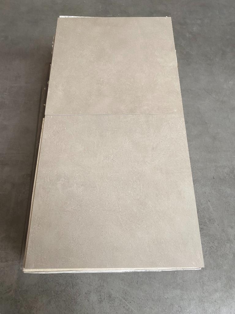 Restpartij tegels 60 x 60 cm beige / grijs uitverkoop karman, Ophalen, 60 cm of meer, Nieuw, 10 m² of meer