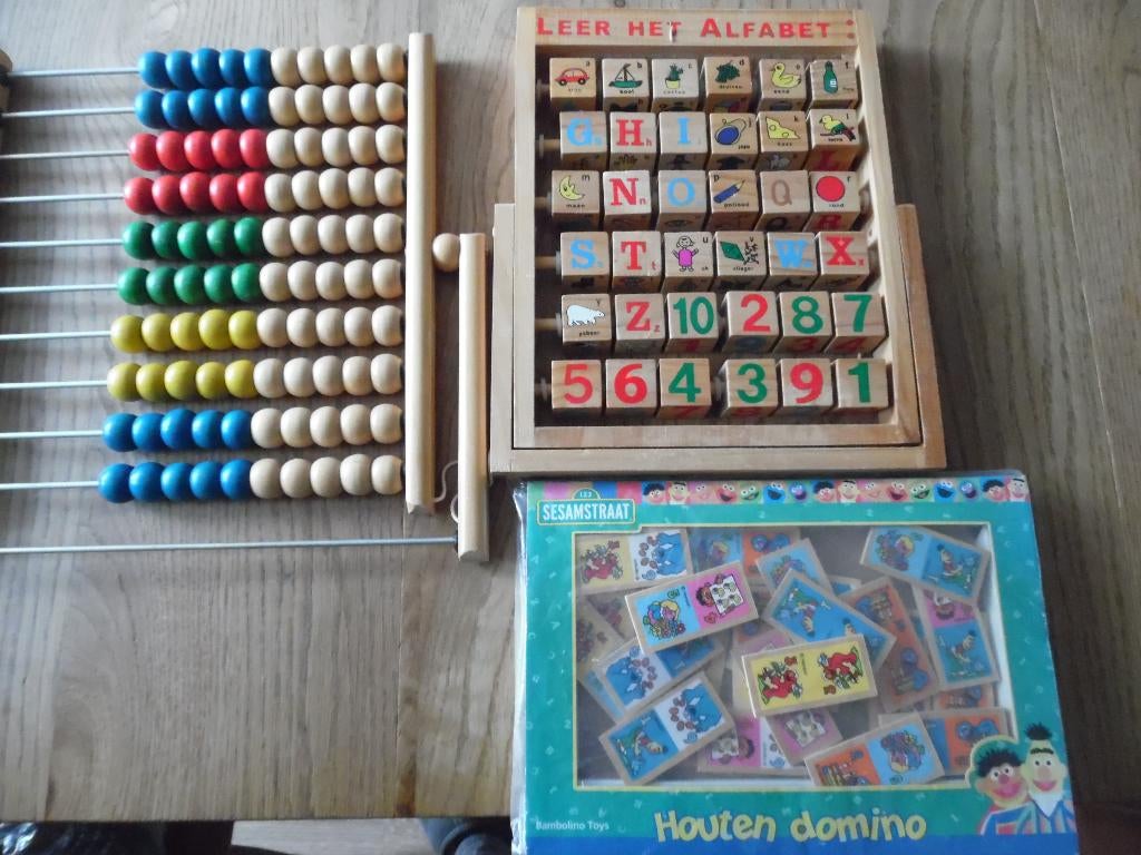 2 X houten telraam houten domino Sesamstraat in goede staat, Kinderen en Baby's, Speelgoed | Houten speelgoed, Ophalen of Verzenden