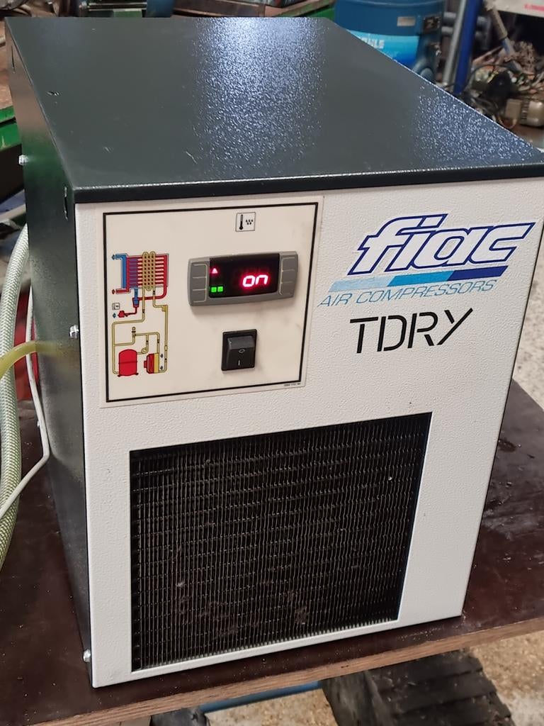 Persluchtdroger, Doe-het-zelf en Verbouw, Compressors, 100 liter of meer, Ophalen of Verzenden, Zo goed als nieuw
