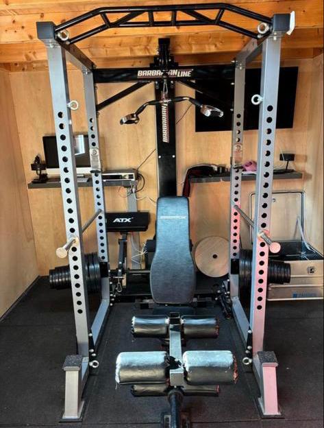 Barbarian Powercage met Lat Pulldown - 125kg