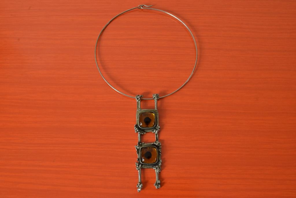 Retro vintage halsketting / brutalistische hanger aan spang, Overige kleuren, Ophalen of Verzenden, Zo goed als nieuw, Overige materialen