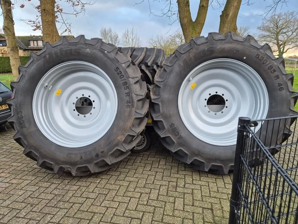 520/85r46 Mitas op 10 gaats velg, Zakelijke goederen, Agrarisch | Onderdelen | Banden, Velgen en Assen, Ophalen of Verzenden