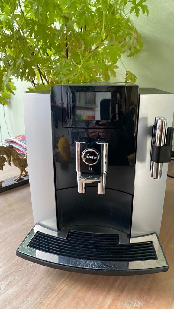 Jura e8  netjes !! bonenmachine   Garantie!, 10 kopjes of meer, Ophalen, Gebruikt, Koffiemachine