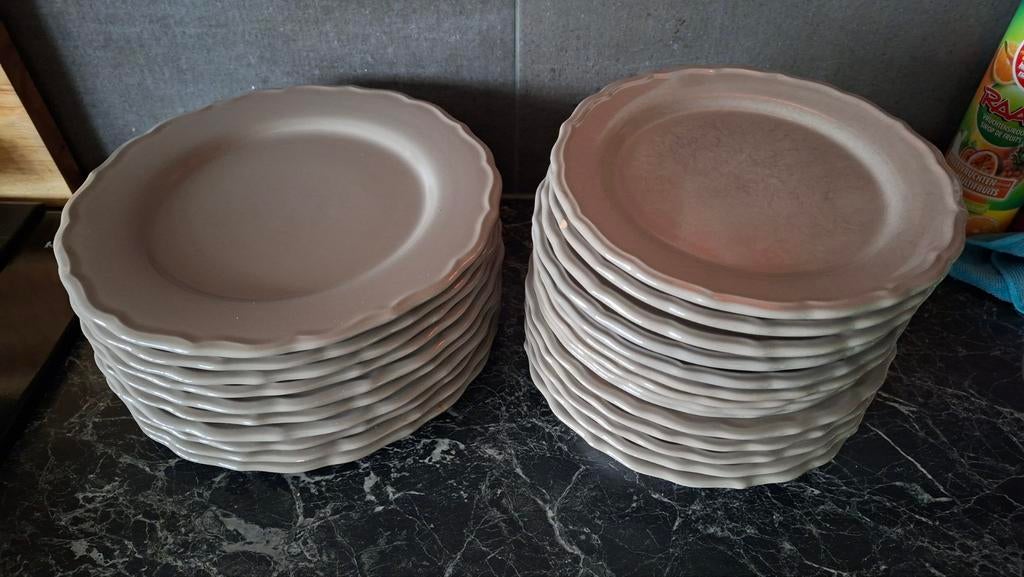 Bordenset, Huis en Inrichting, Keuken | Servies, Ophalen of Verzenden, Overige stijlen, Bord(en)