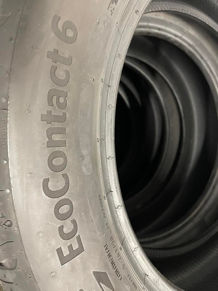 “215 55 17 continental. Demo. Puntjes zitten er nog op”, Ophalen, 17 inch, Band(en), Personenwagen