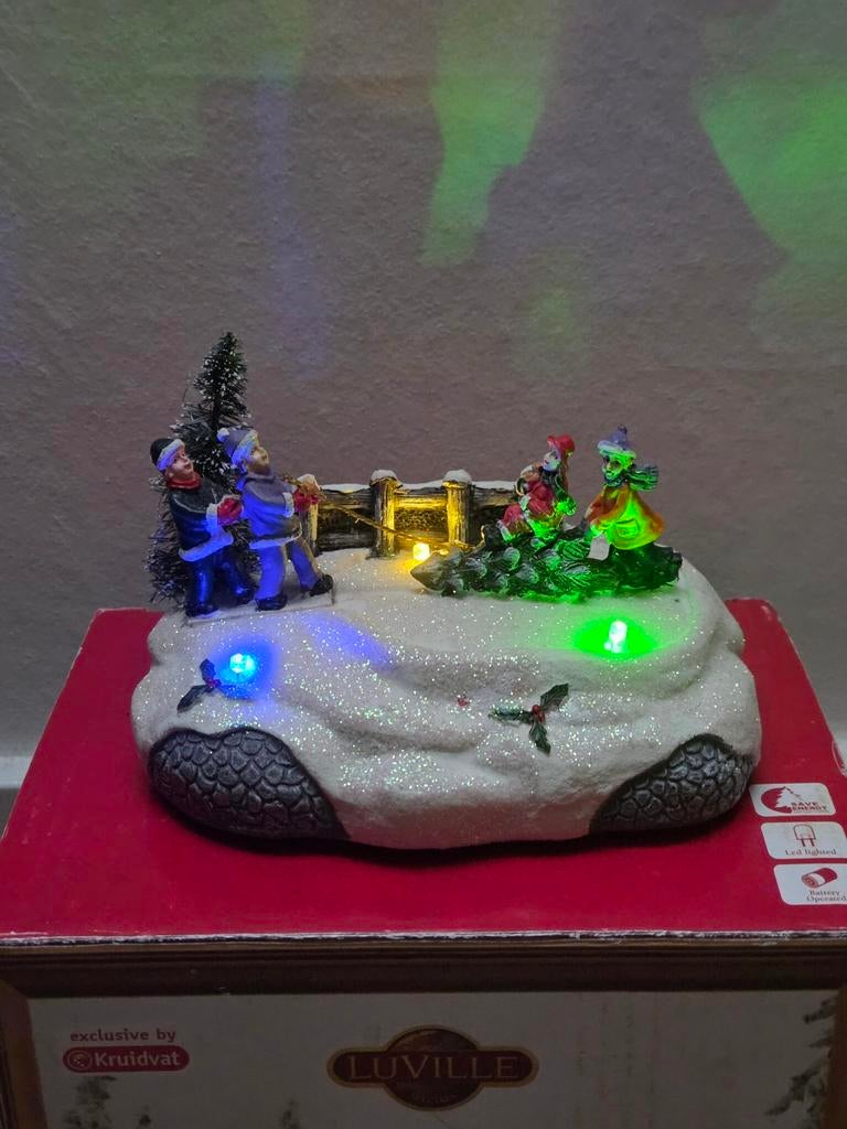 Luxville - kinderen spelen met kerstboom, Ophalen of Verzenden, Nieuw