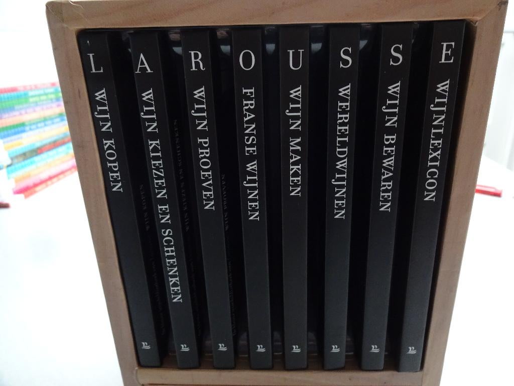 De kleine wijn bibliotheek Larousse, Ophalen of Verzenden, Nieuw, Frankrijk, Rode wijn