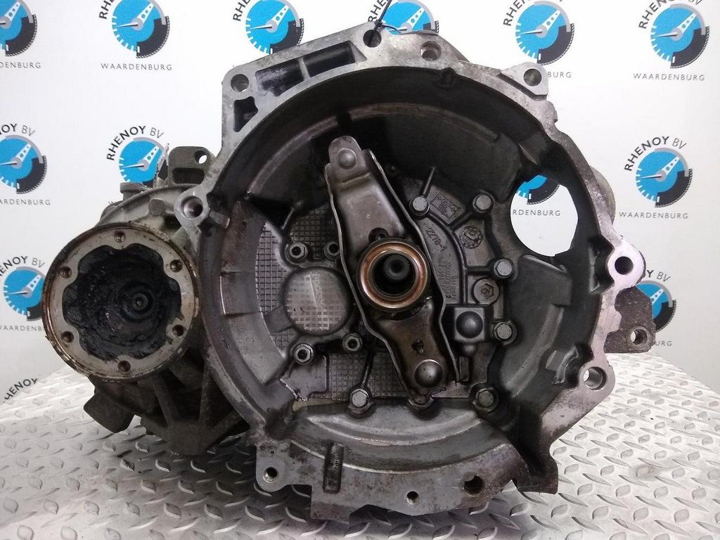 VOLKSWAGEN TOURAN TRANSMISSIE / VERSNELLINGSBAK 2010, Ophalen of Verzenden, Gebruikt, Stiba lid
