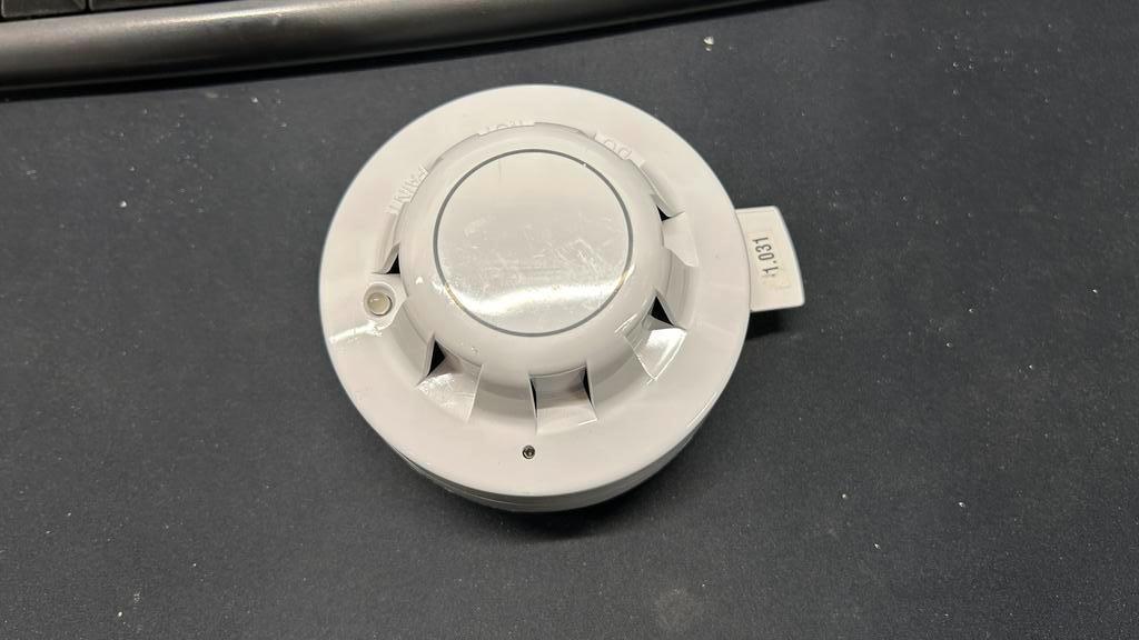 Apollo 5500 optische rookmelder met montagesokkel, Doe-het-zelf en Verbouw, Alarmsystemen, Ophalen of Verzenden, Gebruikt, Detector, Sensor of Melder