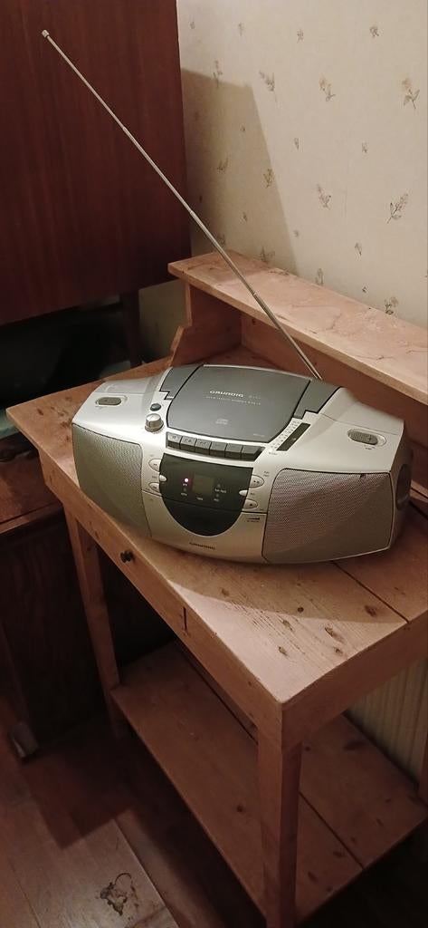 Grundig Breeze 22 Radio/CD Speler € 50,00, Ophalen, Gebruikt, Radio, Met cd-speler