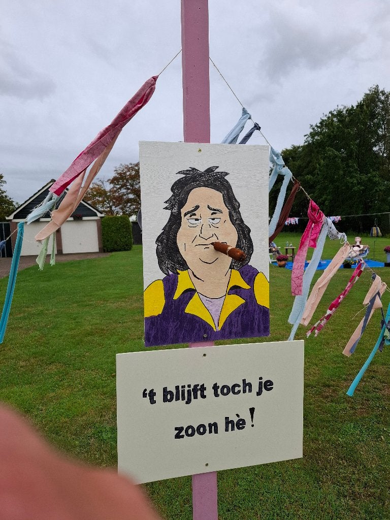 buurtversiering Flodder, Ophalen, Zo goed als nieuw