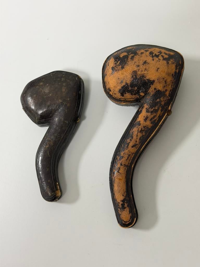 Antieke pijp etui 2X leer ADP pijpenkoffer antiek pijpkoffer, Ophalen of Verzenden, Zo goed als nieuw, H, (Water)pijp