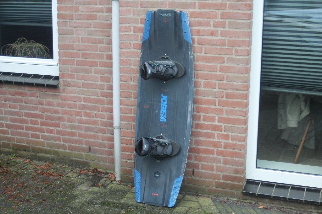 Jobe Vertex wakeboard 1.44 mtr + universele bindingen tm 47, Watersport en Boten, Wakeboarden, Nieuw, Board en Schoenen, Ophalen of Verzenden