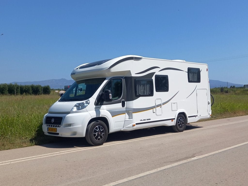 Prachtige Benimar Mileo 263 Camper - bj. 2014, Chemisch toilet, Ringverwarming, Fiat, 7 tot 8 meter