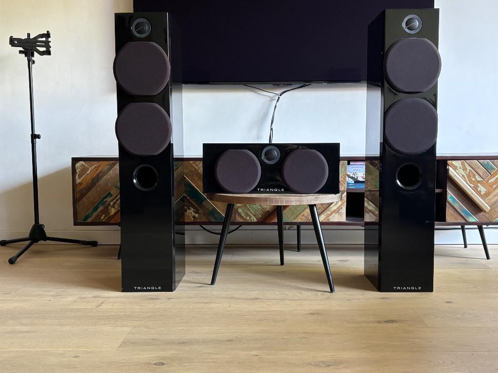 Triangel “color” floorstandspeakers en centerspeaker, Audio, Tv en Foto, Luidsprekers, Ophalen, Zo goed als nieuw, 60 tot 120 watt