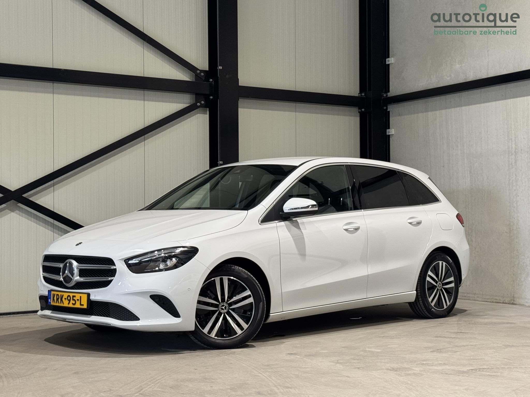 Mercedes-Benz B-klasse 250 e Business | navi | leder | trekh, Auto's, Dealer onderhouden, Gebruikt, 4 cilinders, Leder en Stof