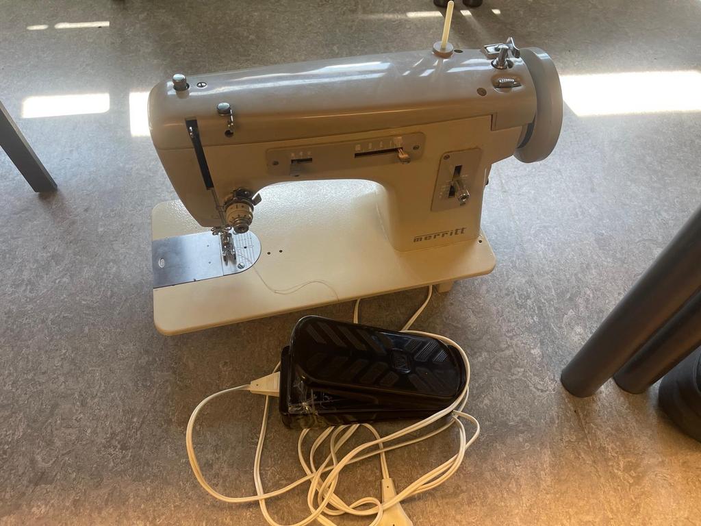 Vintage Merritt Naaimachine - Goed Werkende Staat, Ophalen, Zo goed als nieuw