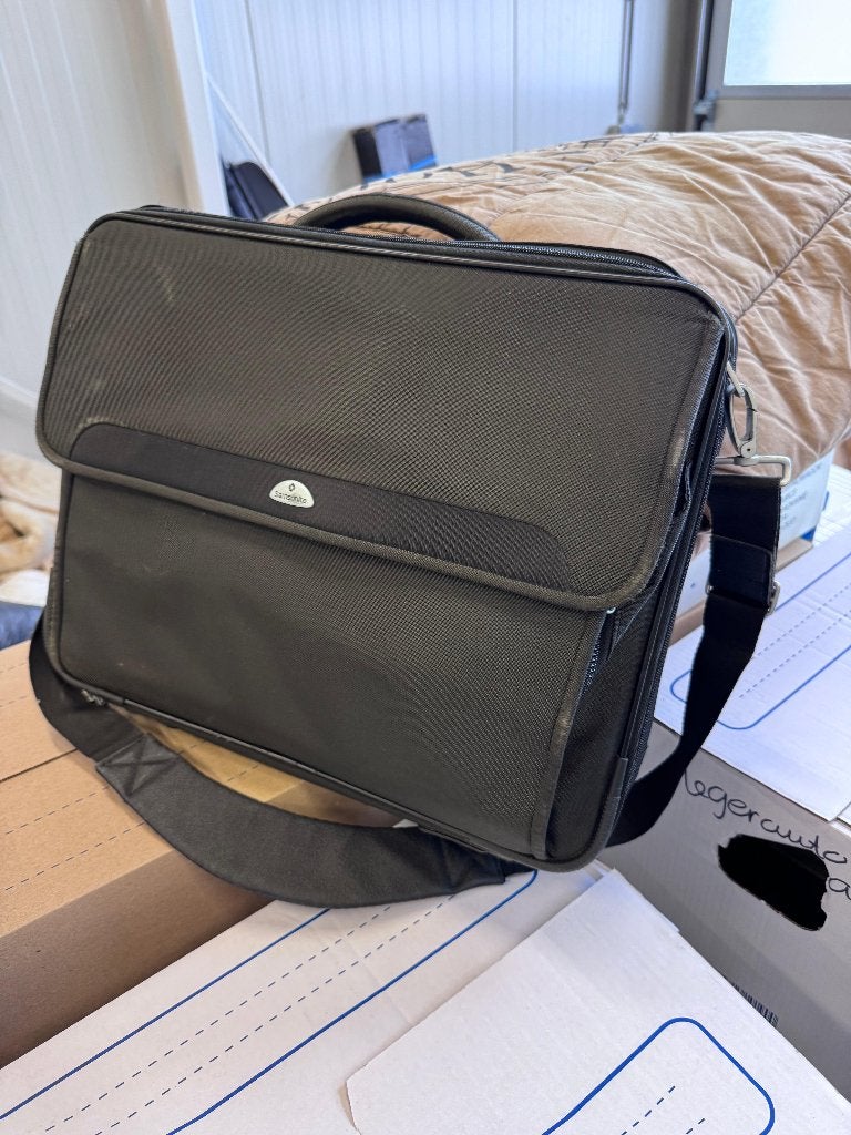 Samsonite laptoptas / aktetas, Ophalen of Verzenden, 17 inch of meer, Zo goed als nieuw, Aktetas