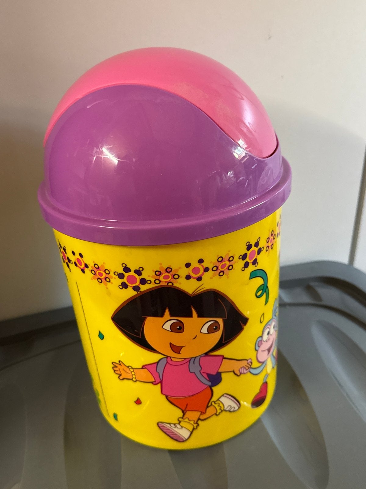 Dora the Explorer Prullenbak - Kinderkamer, Ophalen of Verzenden, Gebruikt, Meisje