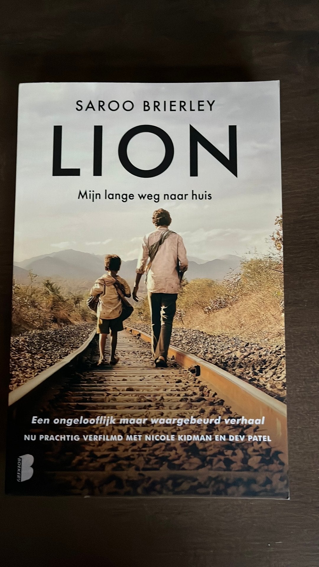 Lion, mijn lange weg naar huis, zgan, waargebeurd, Boeken, Ophalen of Verzenden, Zo goed als nieuw