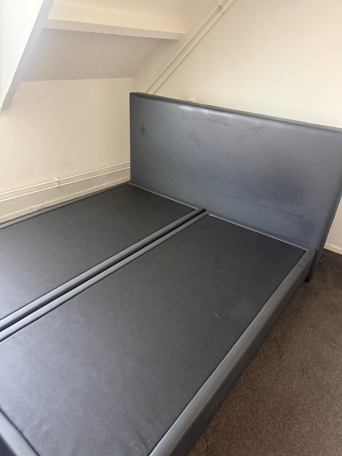 Tweepersoons boxspring bed met hoofdbord - Grijs, Ophalen, Overige materialen, Gebruikt, Tweepersoons