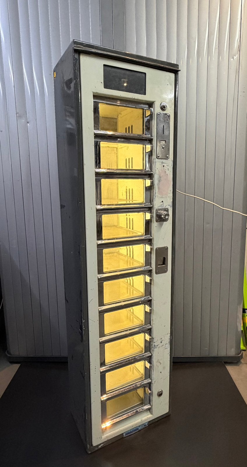 Loketautomaat automatiek snackautomaat verkoop automaat, Verzamelen, Ophalen, Gebruikt