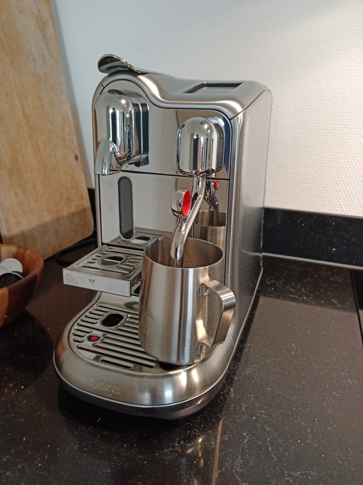 Nespresso Creatista pro koffiemachine
Sage Nespresso Creatis, Witgoed en Apparatuur, Koffiezetapparaten, 10 kopjes of meer, Ophalen