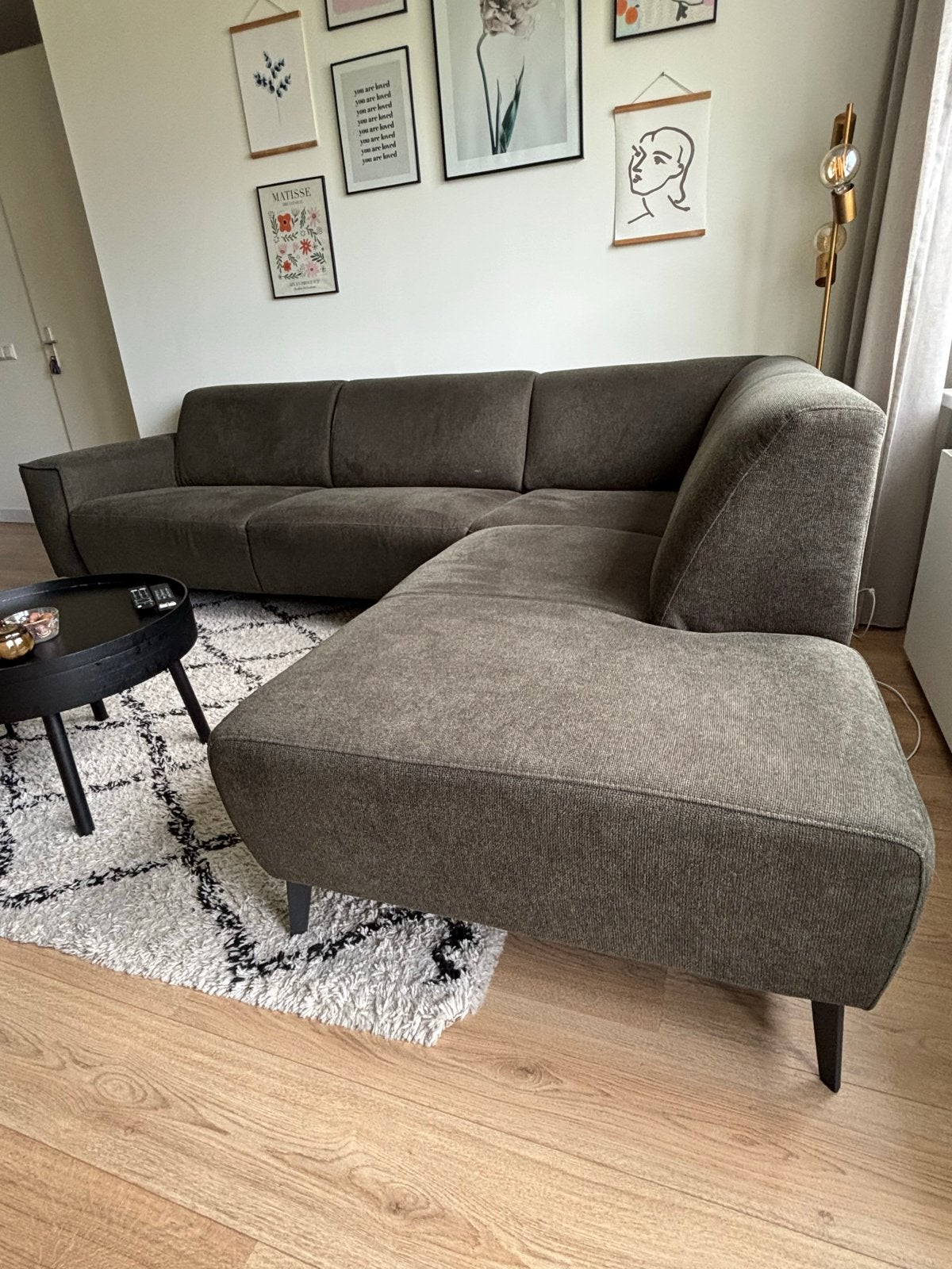 Hoekbank Budget Home Store: Luna - Bloq Forest, Huis en Inrichting, Ophalen, 250 tot 300 cm, Gebruikt, Hoekbank