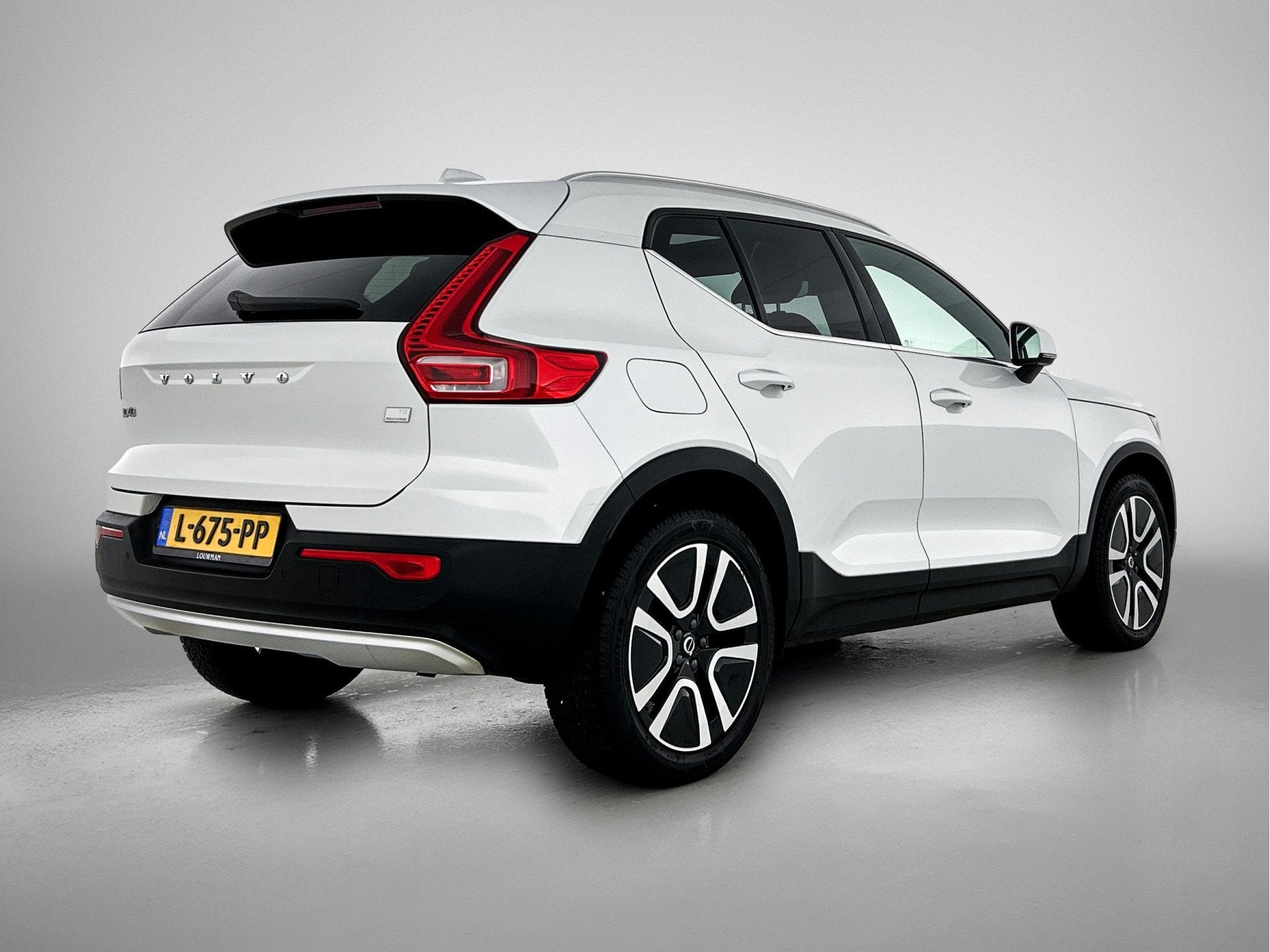 Volvo XC40 1.5 T5 Recharge Inscription | Panoramadak | Trekh, 12 maanden, Wit, Bedrijf, Hybride Elektrisch/Benzine