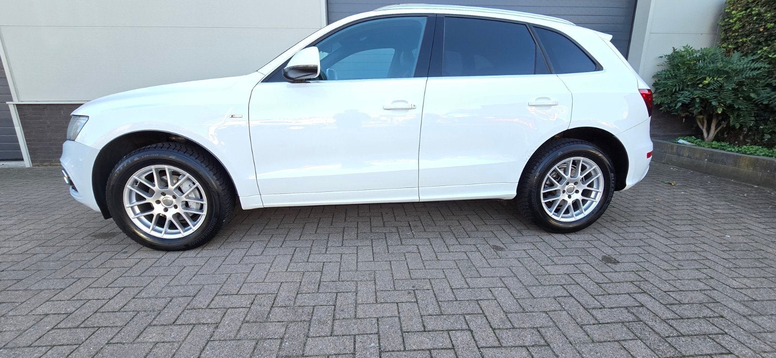 Audi Q5 2.0 Tfsi Quattro 165KW Tiptr 2013 Wit, Auto's, 1730 kg, Zwart, 4 cilinders, Leder en Stof