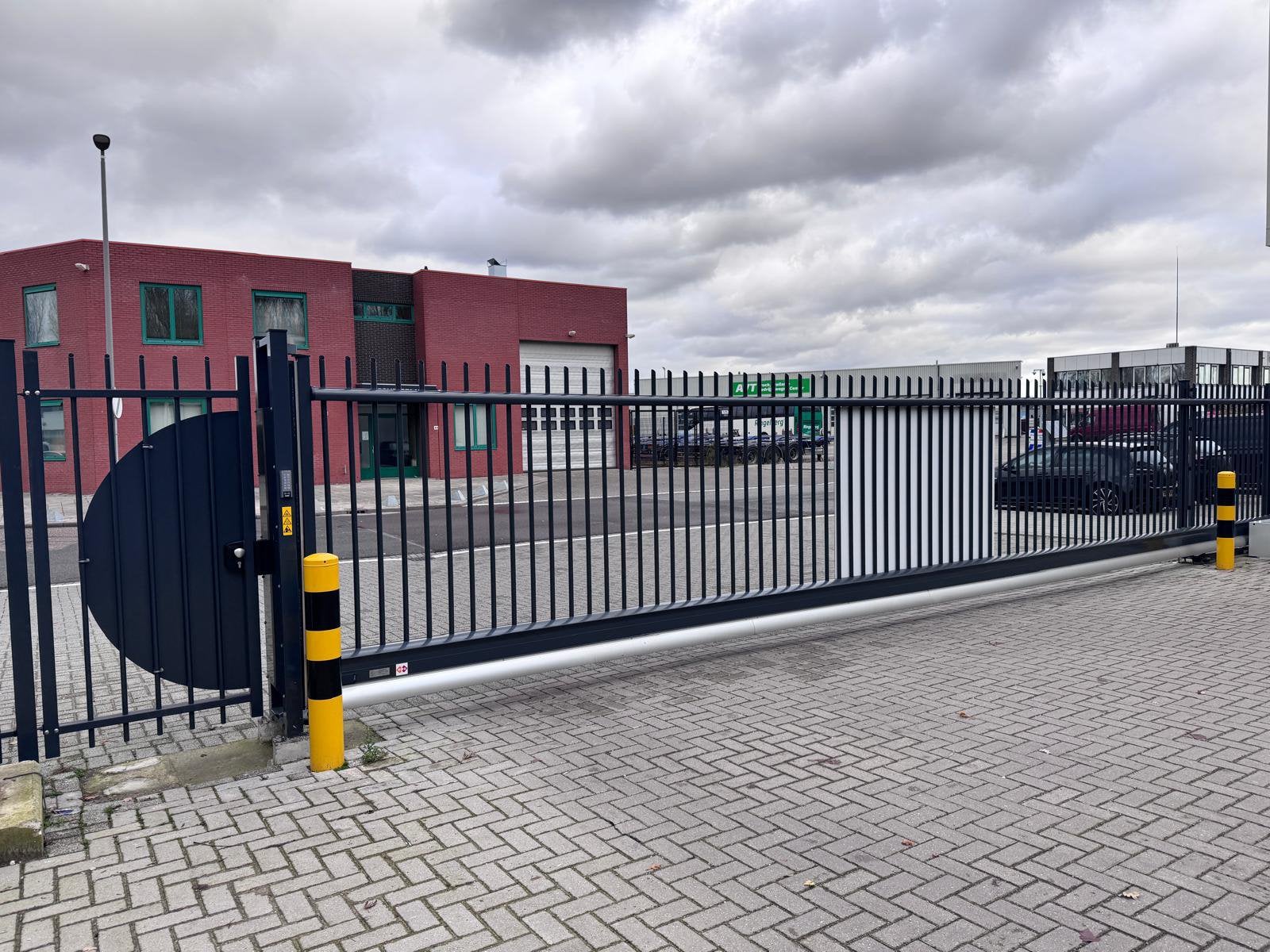 Te huur- multifunctionele bedrijfruimte 62,1 m² in Hoogvliet, 62 m², Huur, Bedrijfsruimte