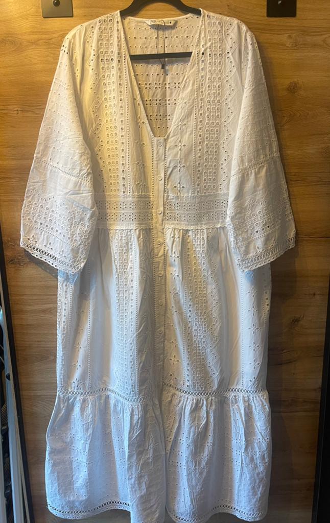 Zara witte brocante maxi jurk maat 44, Kleding | Dames, Jurken, Wit, Maat 46/48 (XL) of groter, Ophalen of Verzenden, Zo goed als nieuw