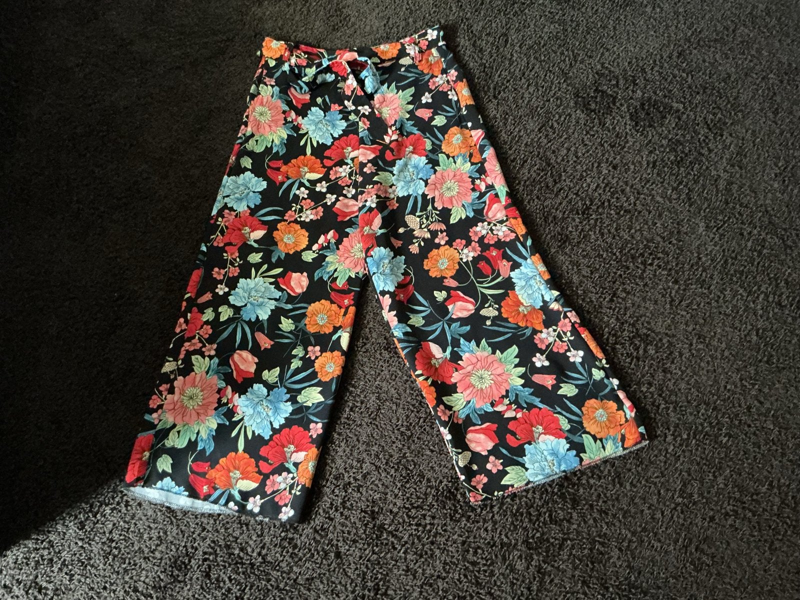 Zara wijde high-waist broek met bloemenprint - Maat L, Meerkleurig, Maat 42/44 (L), Ophalen of Verzenden, Lang