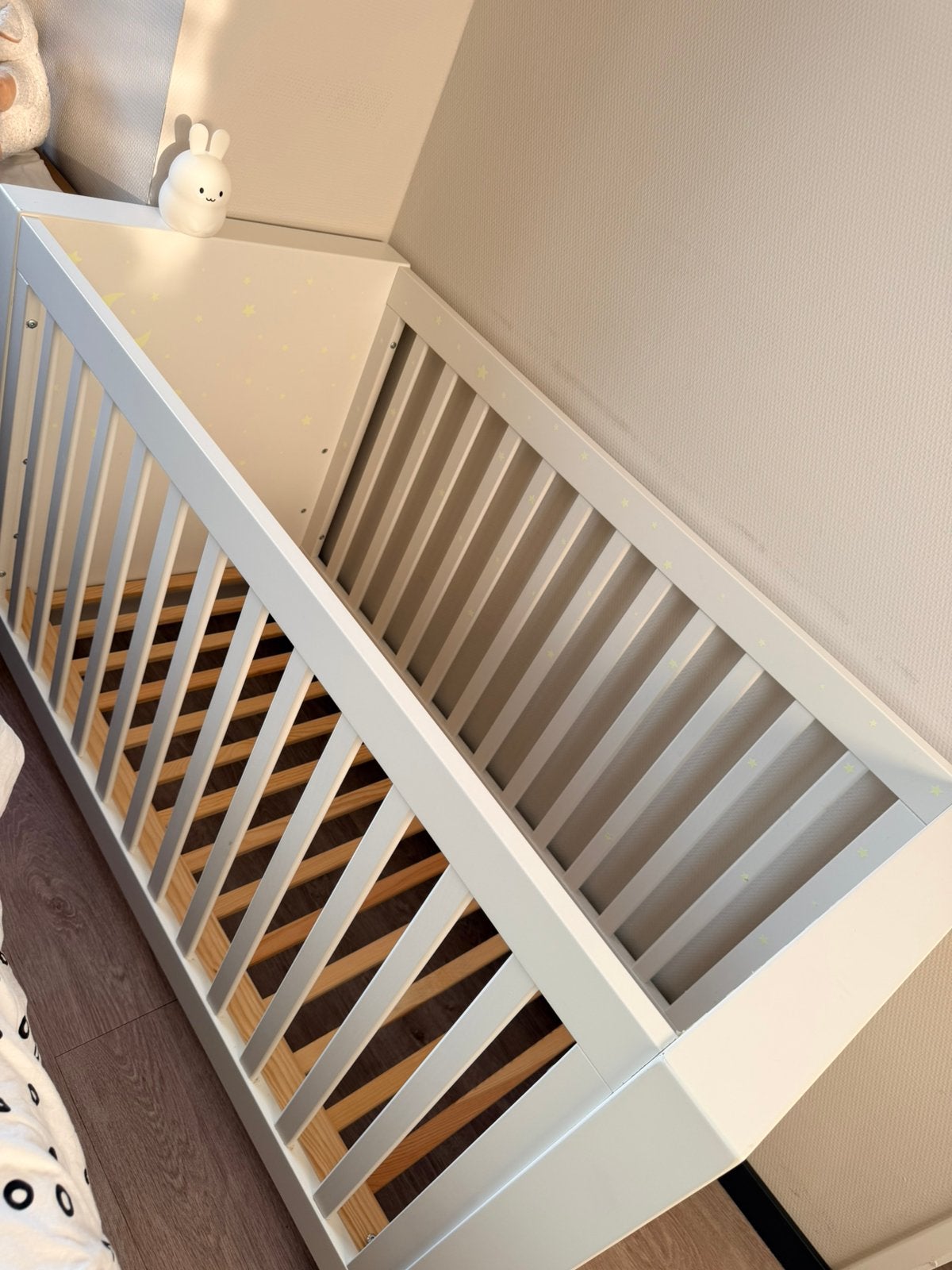 Ledikant Gebroken Wit 66x140x80 exclusief matras, Ophalen, Zo goed als nieuw, Ledikant