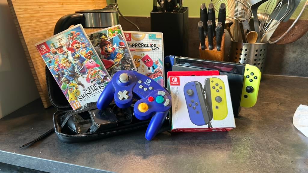 Complete Nintendo Switch set! (Inc accesoires & 3 spellen), Spelcomputers en Games, Gebruikt, Ophalen of Verzenden, Met harde schijf