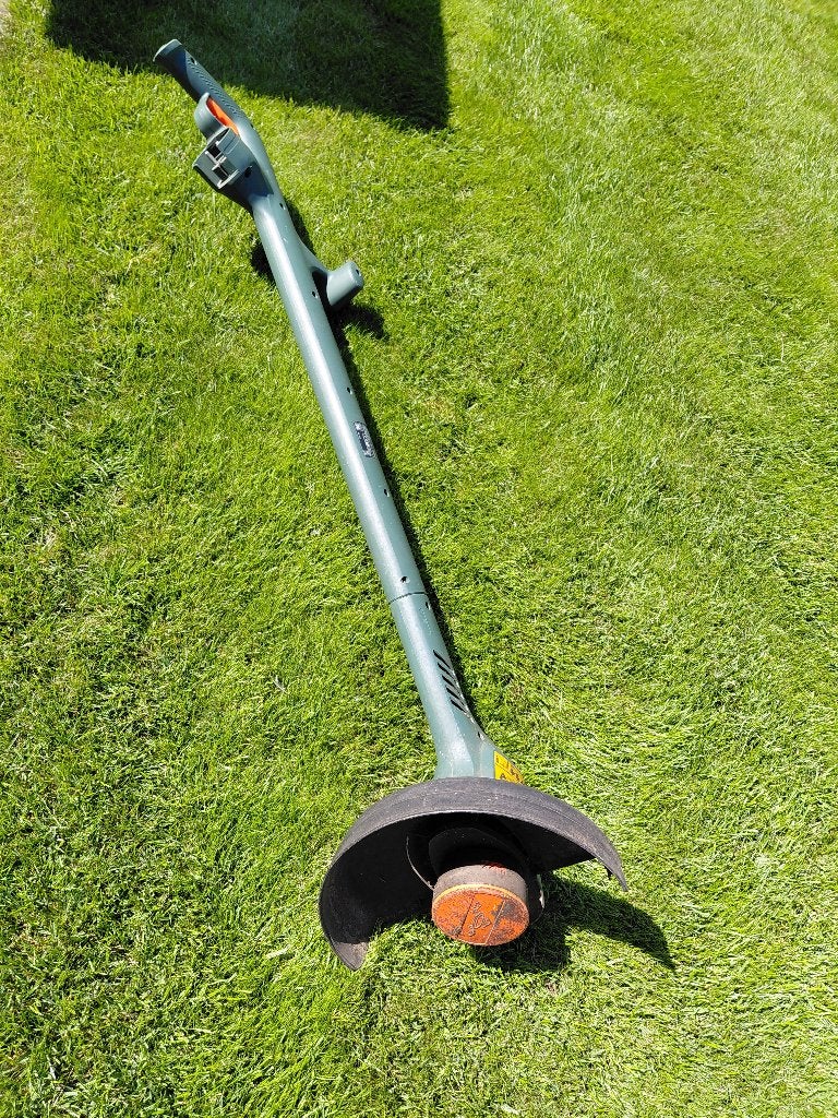 grastrimmer, Ophalen, Gebruikt, Black & Decker, 10 tot 30 cm