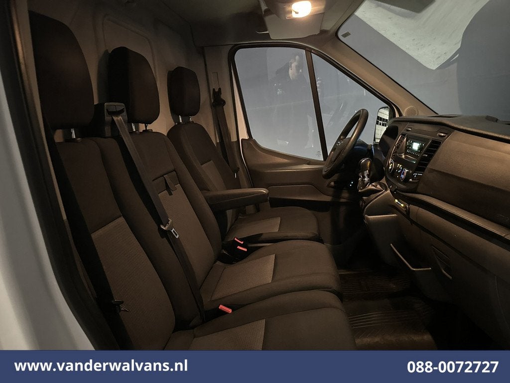 Ford Transit 2.0 TDCI L2H2 Euro6 Airco | 2450kg Trekhaak | L, Auto's, Voorwielaandrijving, 4 cilinders, 2450 kg, Wit