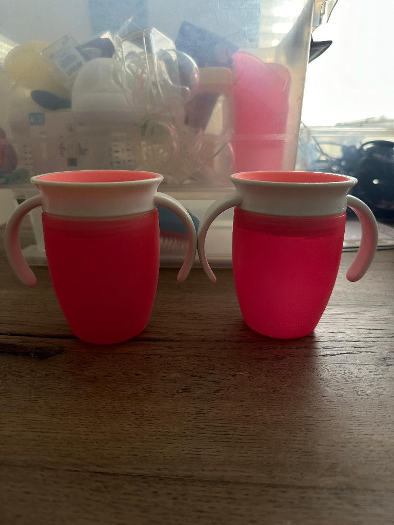 Munchkin 360 drinkbekers roze 200ml, handig voor peuter/kind, Kinderen en Baby's, Babyvoeding en Toebehoren, Ophalen of Verzenden