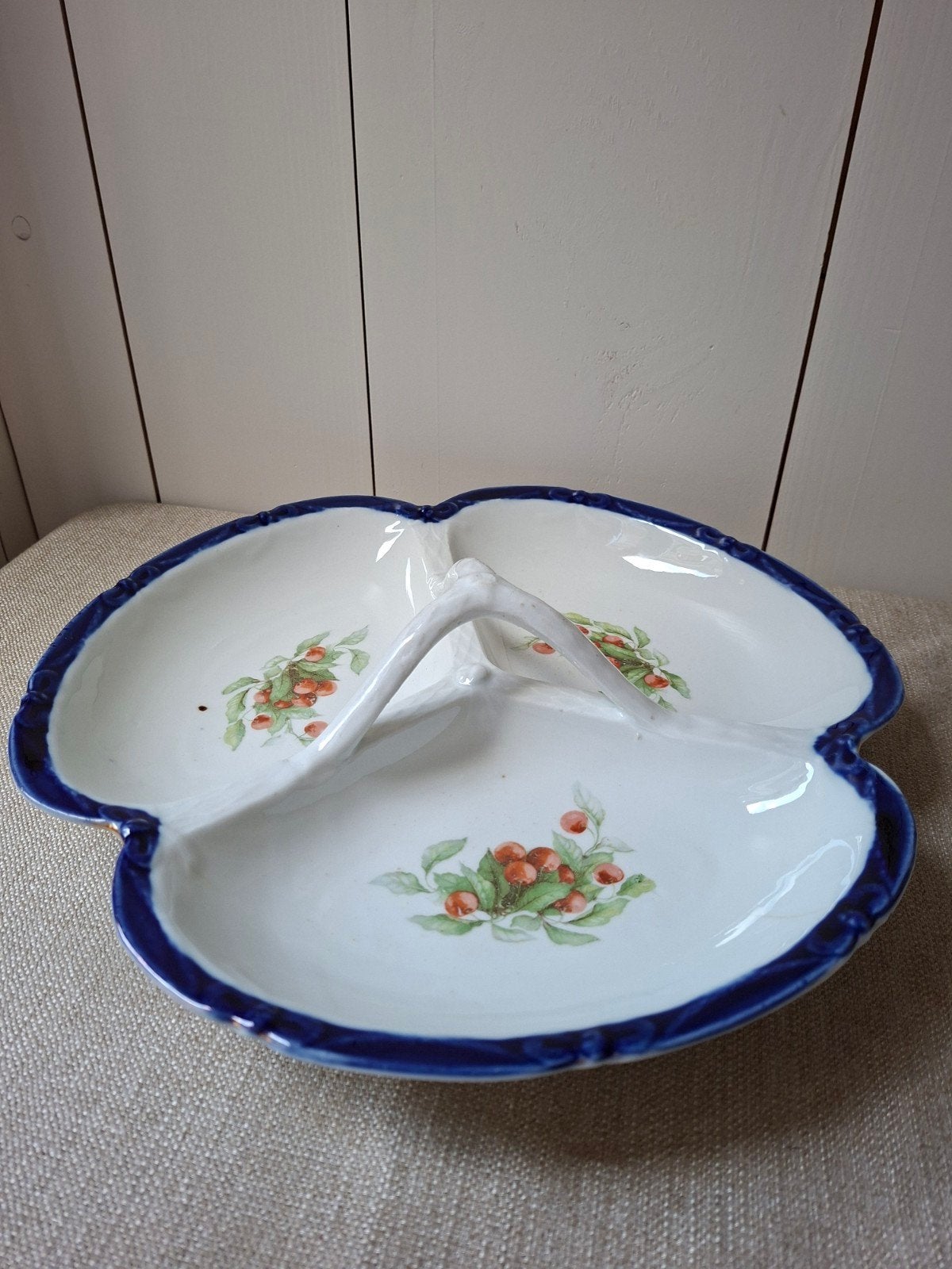 Vintage porseleinen schaal met 3 vakken en kersendecor, Ophalen of Verzenden