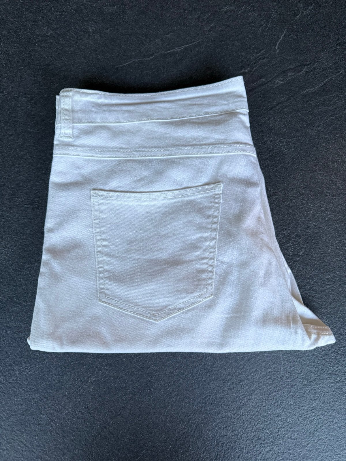 Witte Bermuda Shorts - Maat 42/44 (L), Kort, Wit, Maat 42/44 (L), Ophalen of Verzenden