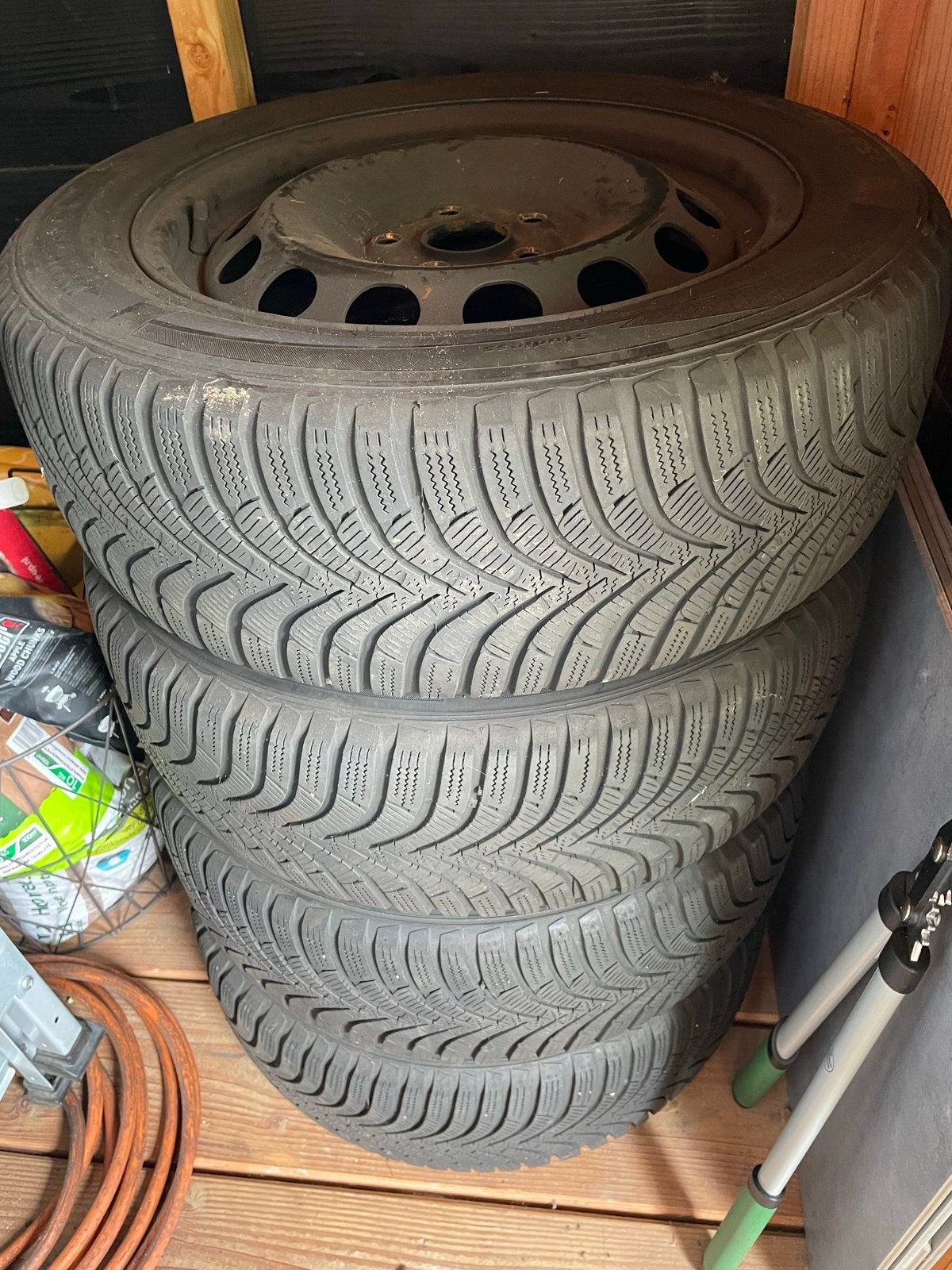 Hankook winterbanden op stalen velg 205/55R16 - VW Golf 2015, Ophalen, Gebruikt, 16 inch, Banden en Velgen