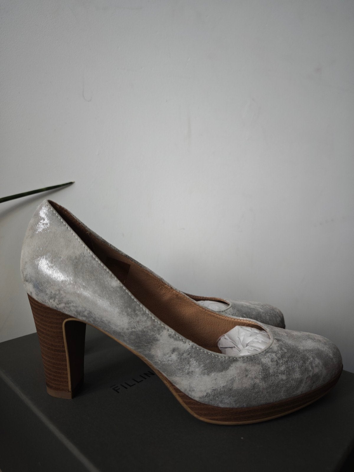 Lara di Sarpi grijs suede leren pump hoge hak maat 38 nieuw!, Instappers, Nieuw, Ophalen of Verzenden, Grijs